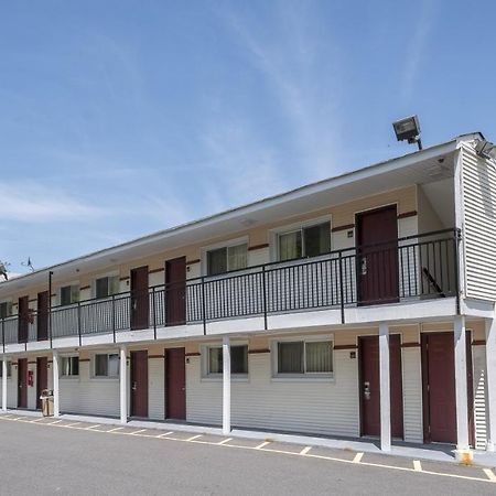 Red Roof Inn Neptune - Jersey Shore Exterior photo
