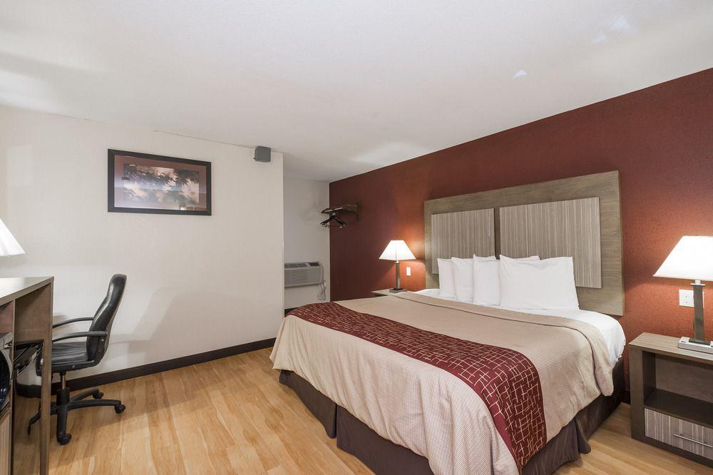 Red Roof Inn Neptune - Jersey Shore Exterior photo