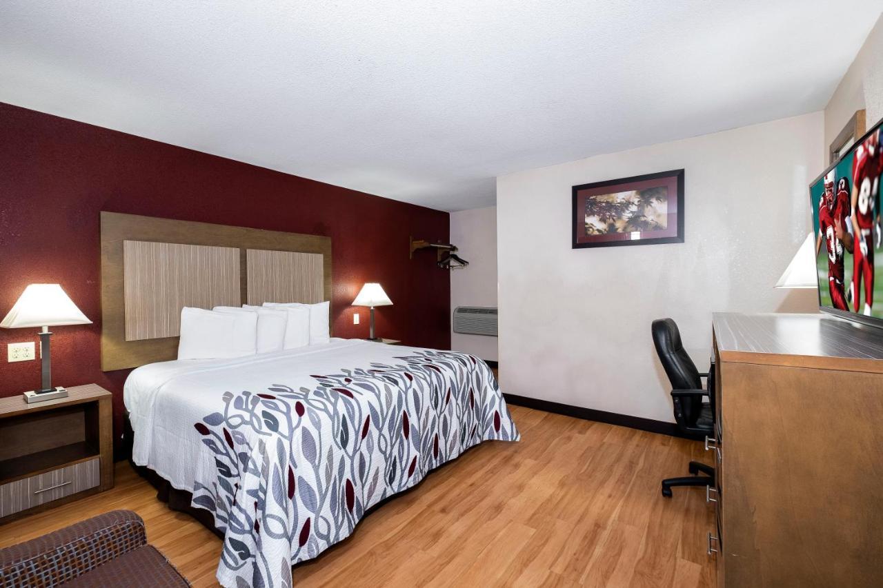 Red Roof Inn Neptune - Jersey Shore Exterior photo