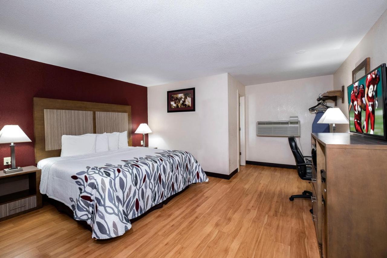 Red Roof Inn Neptune - Jersey Shore Exterior photo