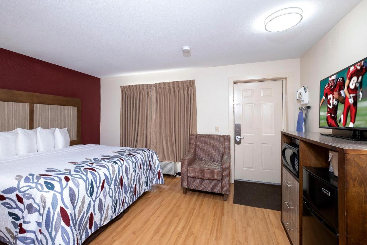 Red Roof Inn Neptune - Jersey Shore Exterior photo