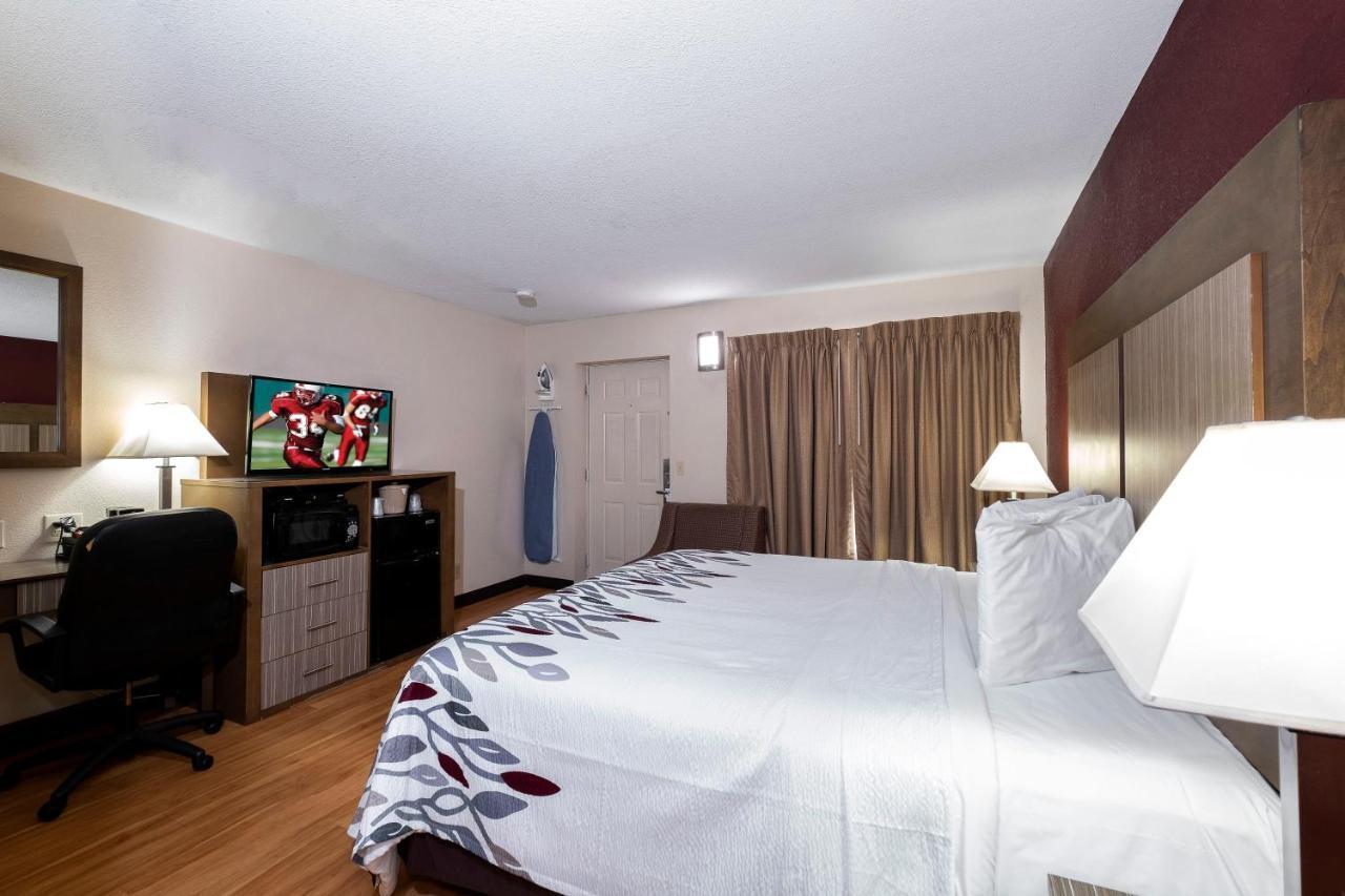 Red Roof Inn Neptune - Jersey Shore Exterior photo