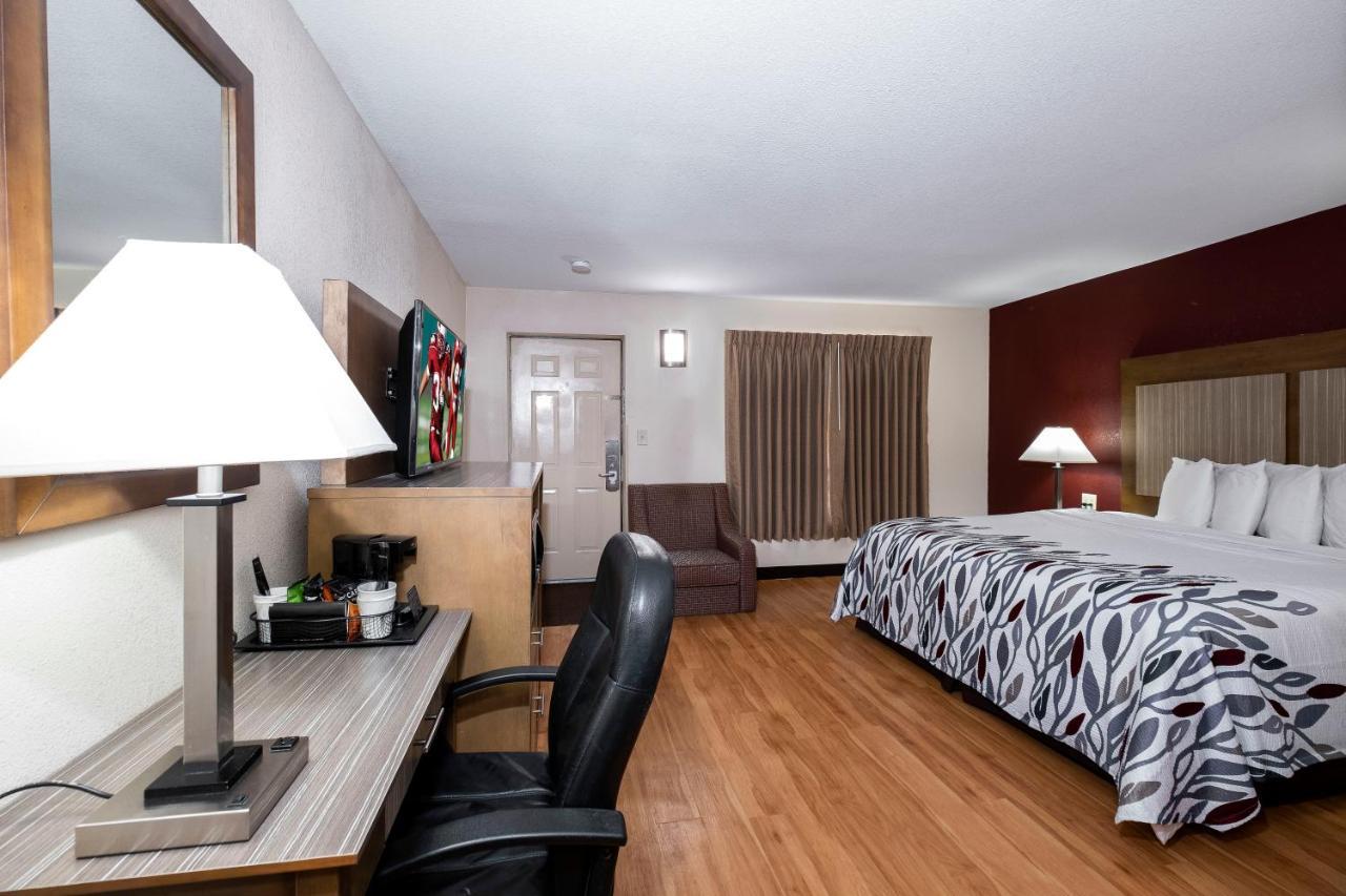 Red Roof Inn Neptune - Jersey Shore Exterior photo