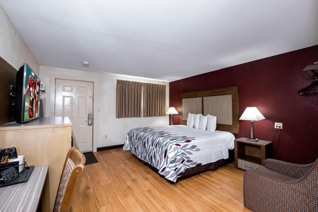 Red Roof Inn Neptune - Jersey Shore Exterior photo