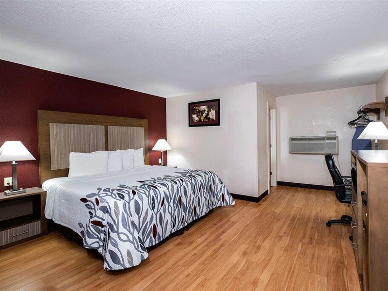 Red Roof Inn Neptune - Jersey Shore Exterior photo