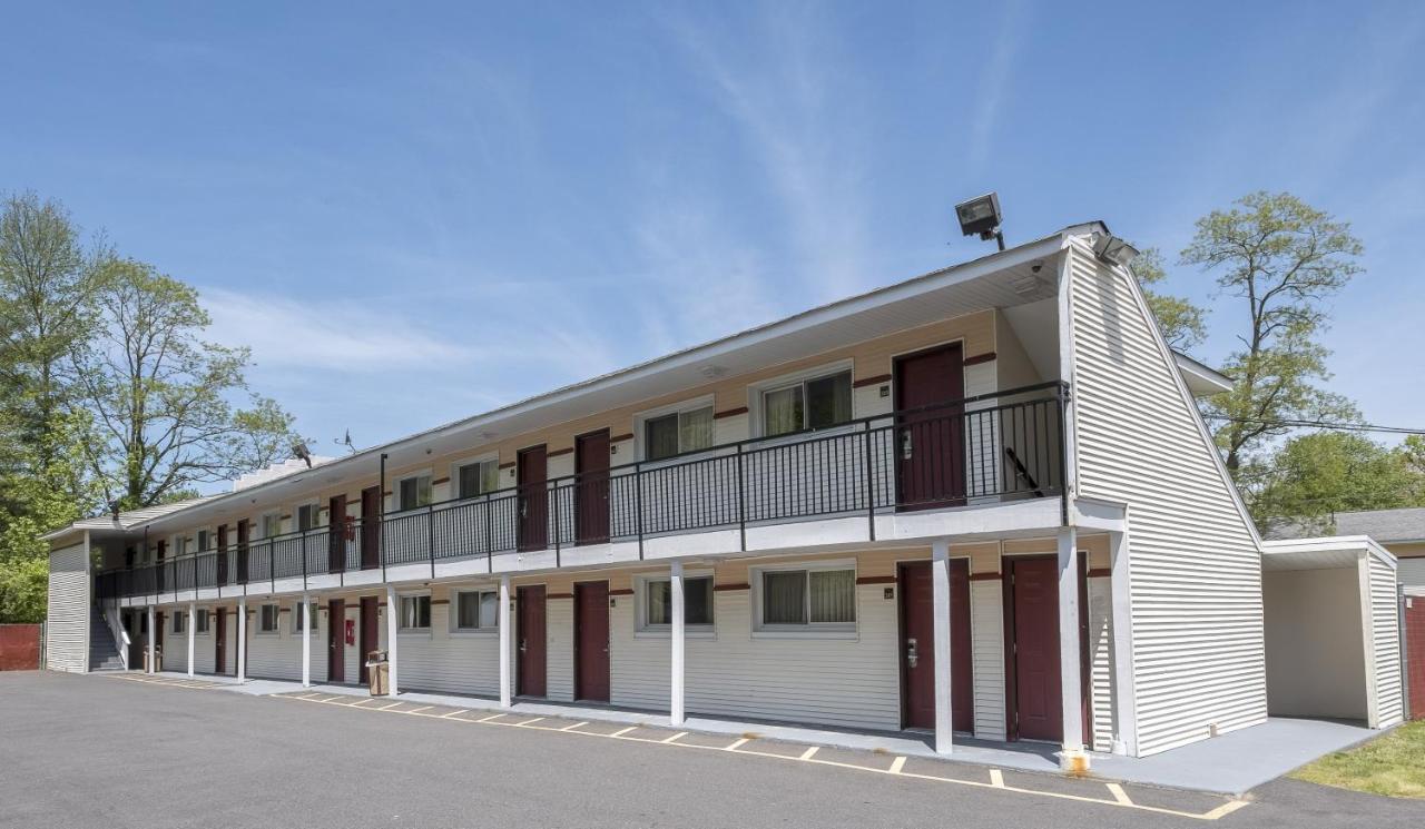 Red Roof Inn Neptune - Jersey Shore Exterior photo