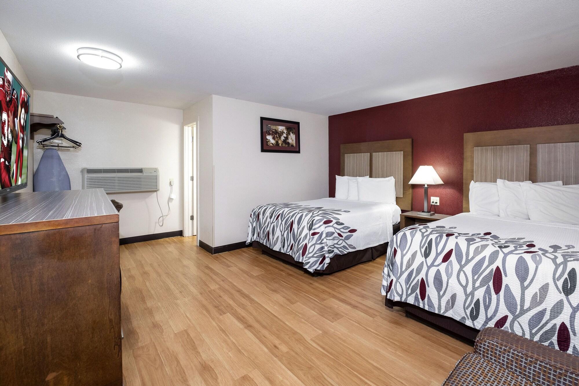 Red Roof Inn Neptune - Jersey Shore Exterior photo