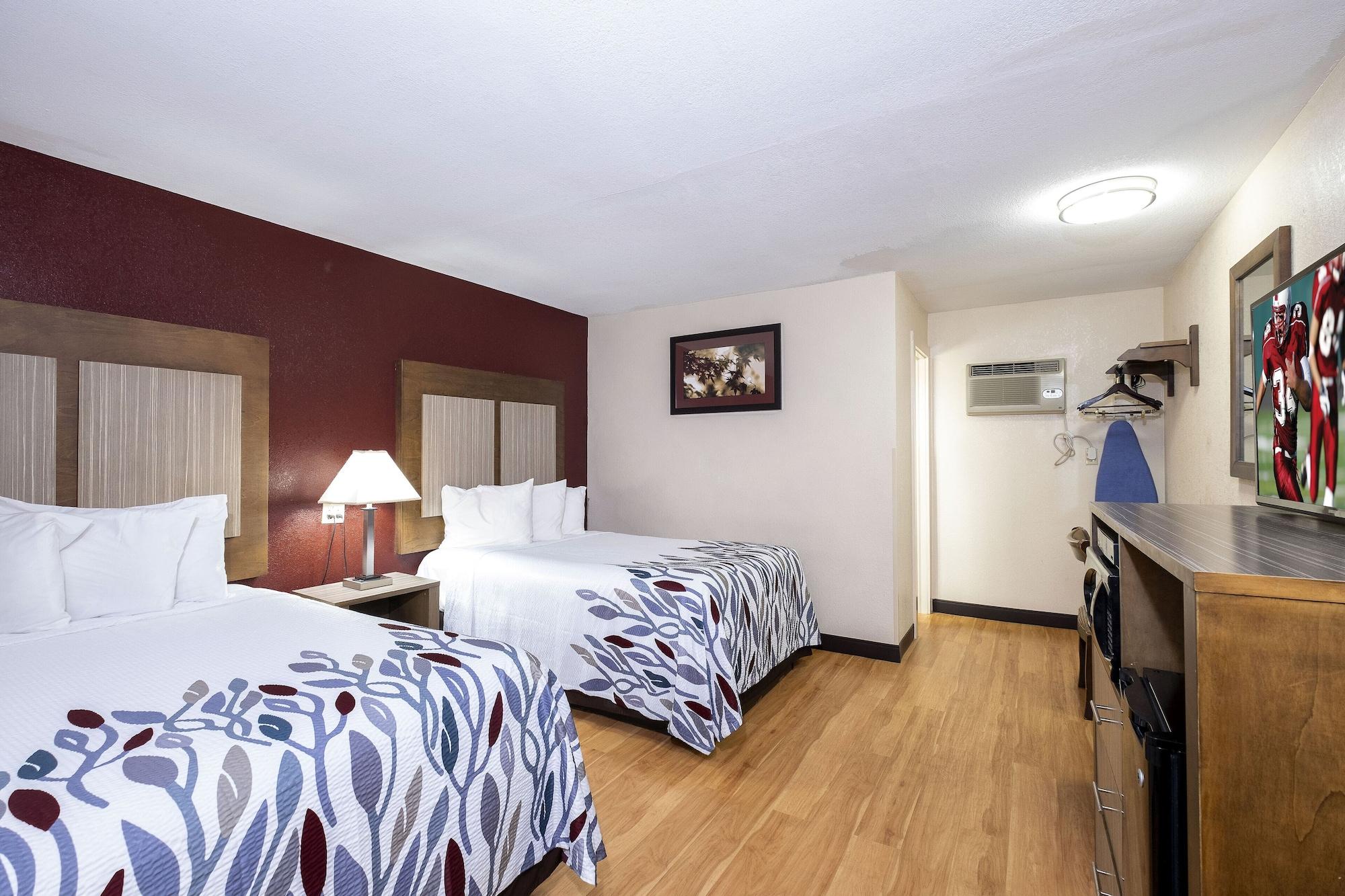 Red Roof Inn Neptune - Jersey Shore Exterior photo