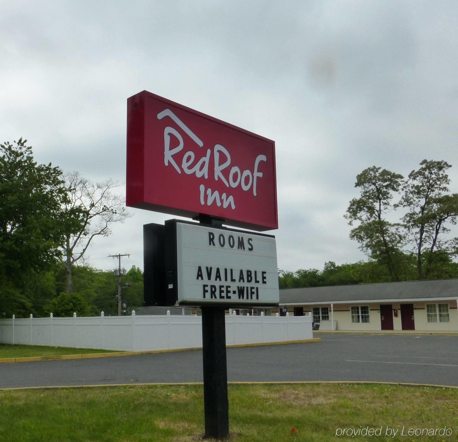 Red Roof Inn Neptune - Jersey Shore Exterior photo