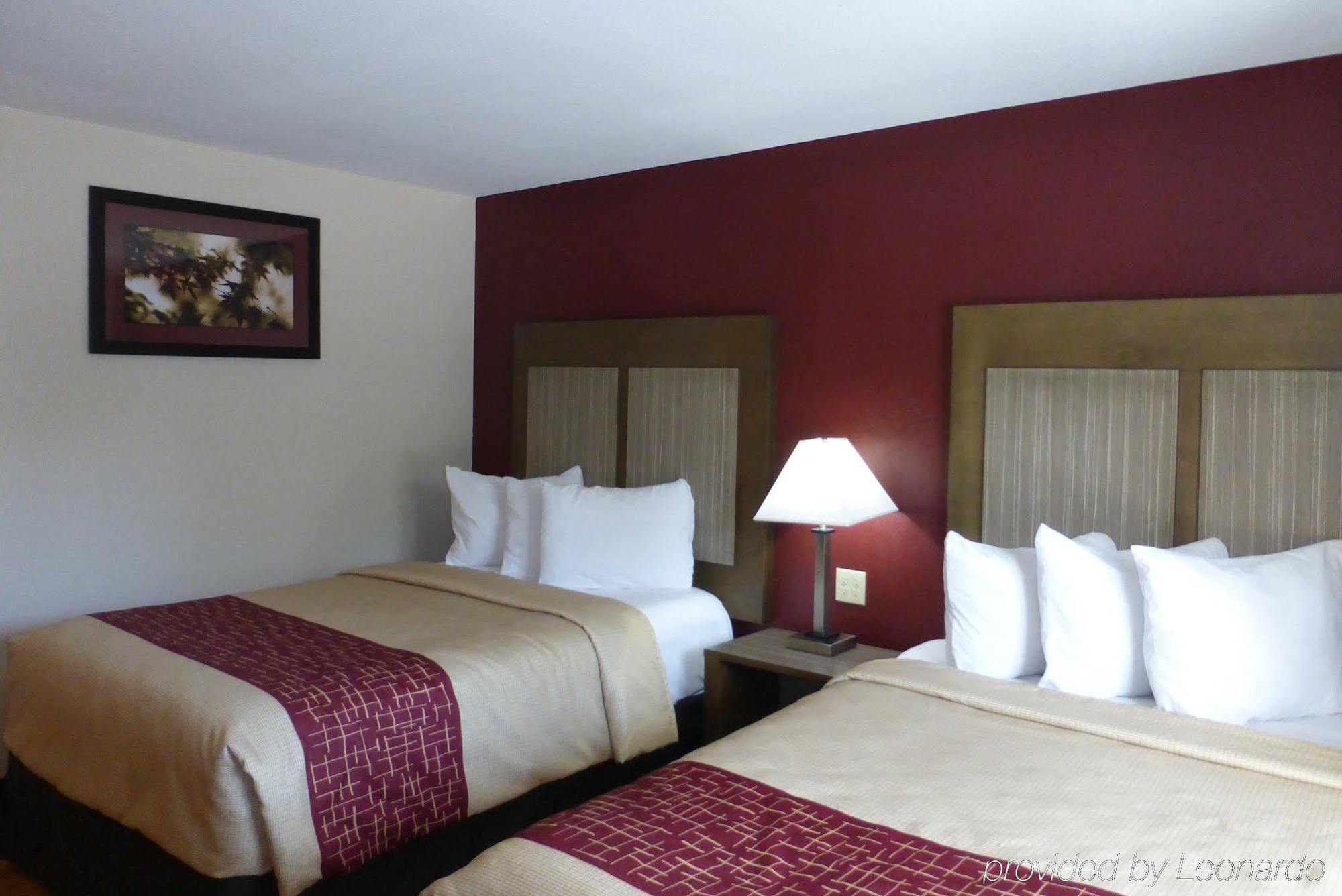 Red Roof Inn Neptune - Jersey Shore Exterior photo
